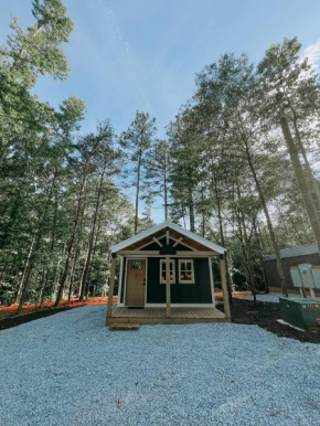 Adorable Studio Style Cabin Located Minutes From Lake Hartwell Cabin 8